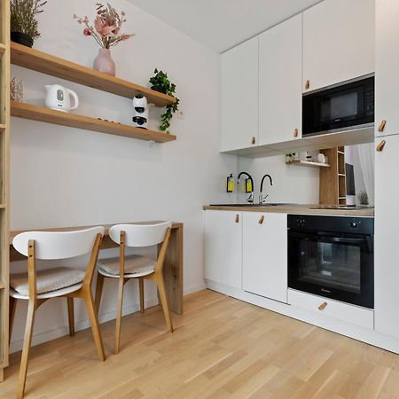 Lam Lavender - Free Parking Apartment Братислава Екстериор снимка