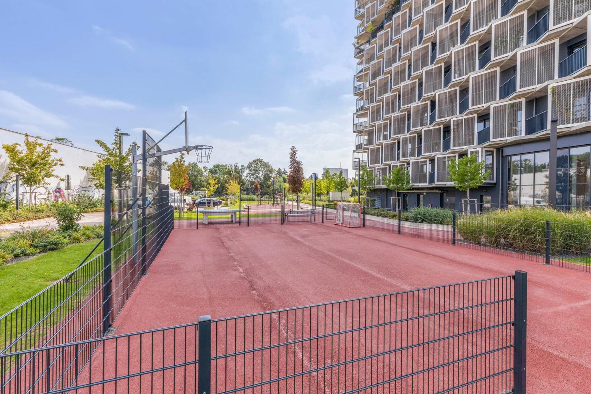 Lam Lavender - Free Parking Apartment Братислава Екстериор снимка